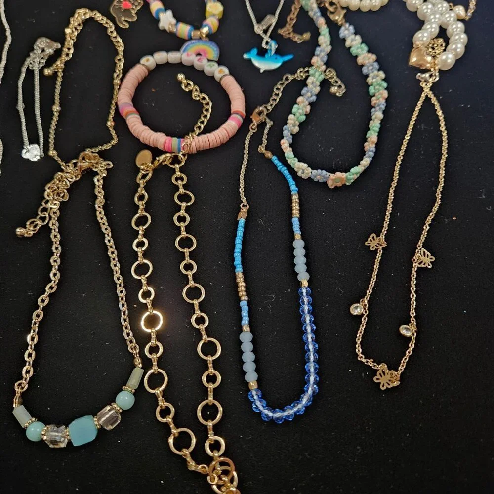 Teen Girls Jewelry Lot  Necklaces Bracelets with Pearls Beads Charms Chains